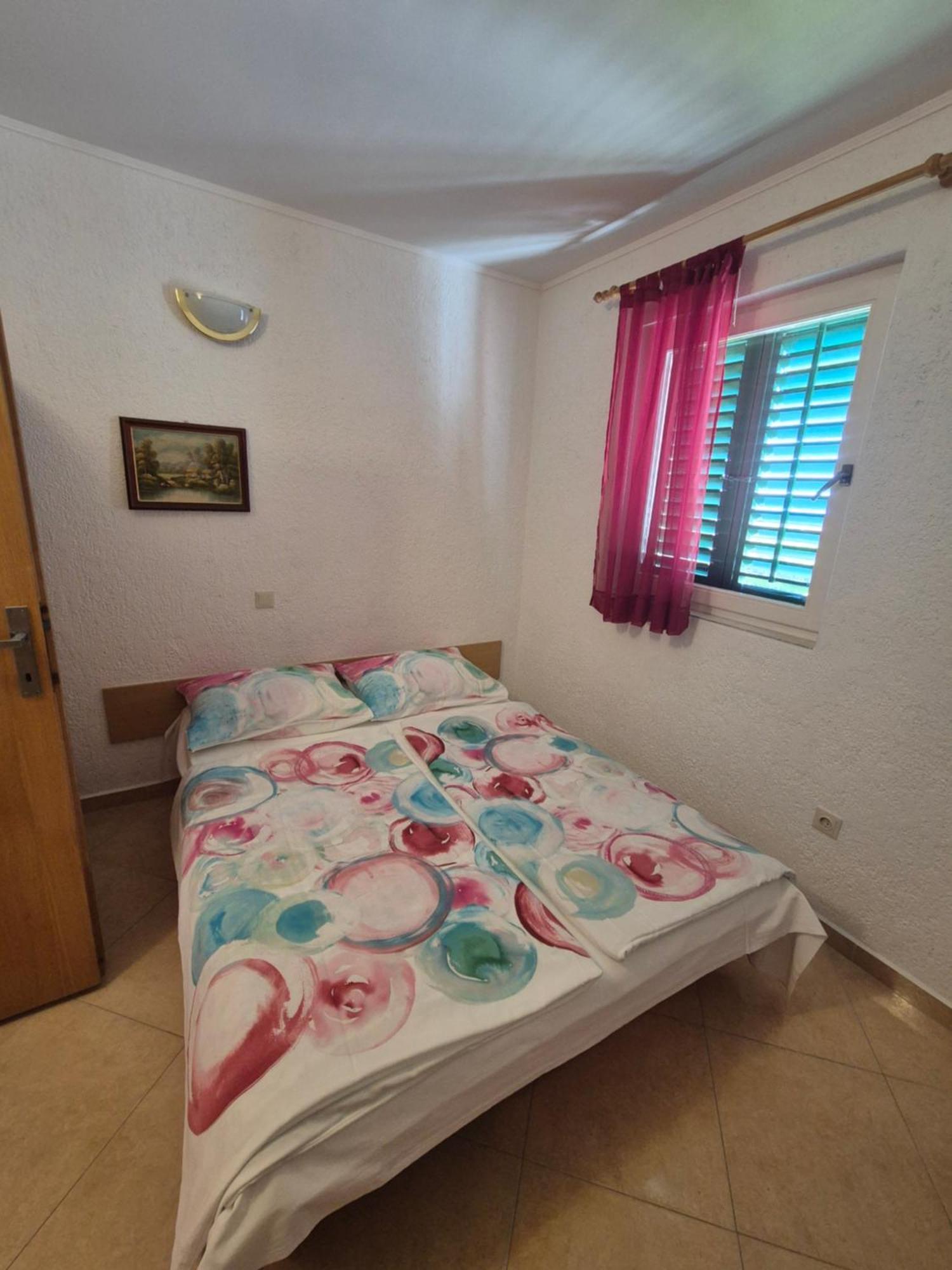 Apartmani Mira Supetarska Draga Ngoại thất bức ảnh